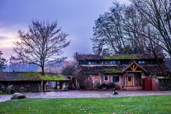 Front folwarku badowo, zmierzch