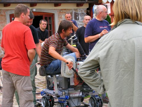 Ekipa za kamerą na planie filmu Testosteron kręconego w Folwarku Badowo