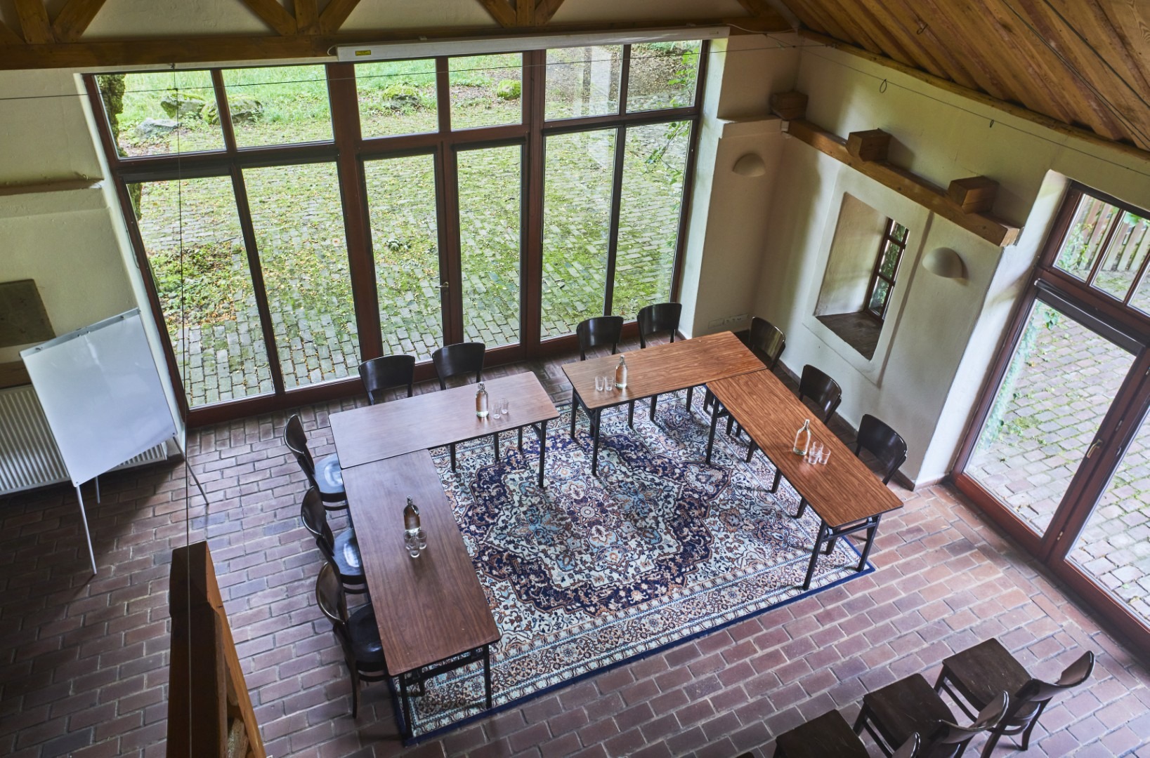 Sala teatralna z kominkiem Sala teatralna z kominkiem